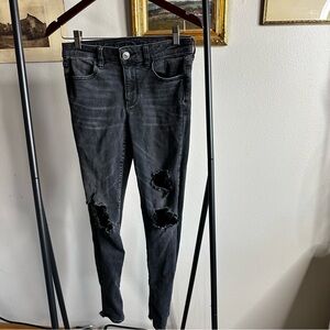 American Eagle Outfitters Black Distressed Skinny Jeans 🐴